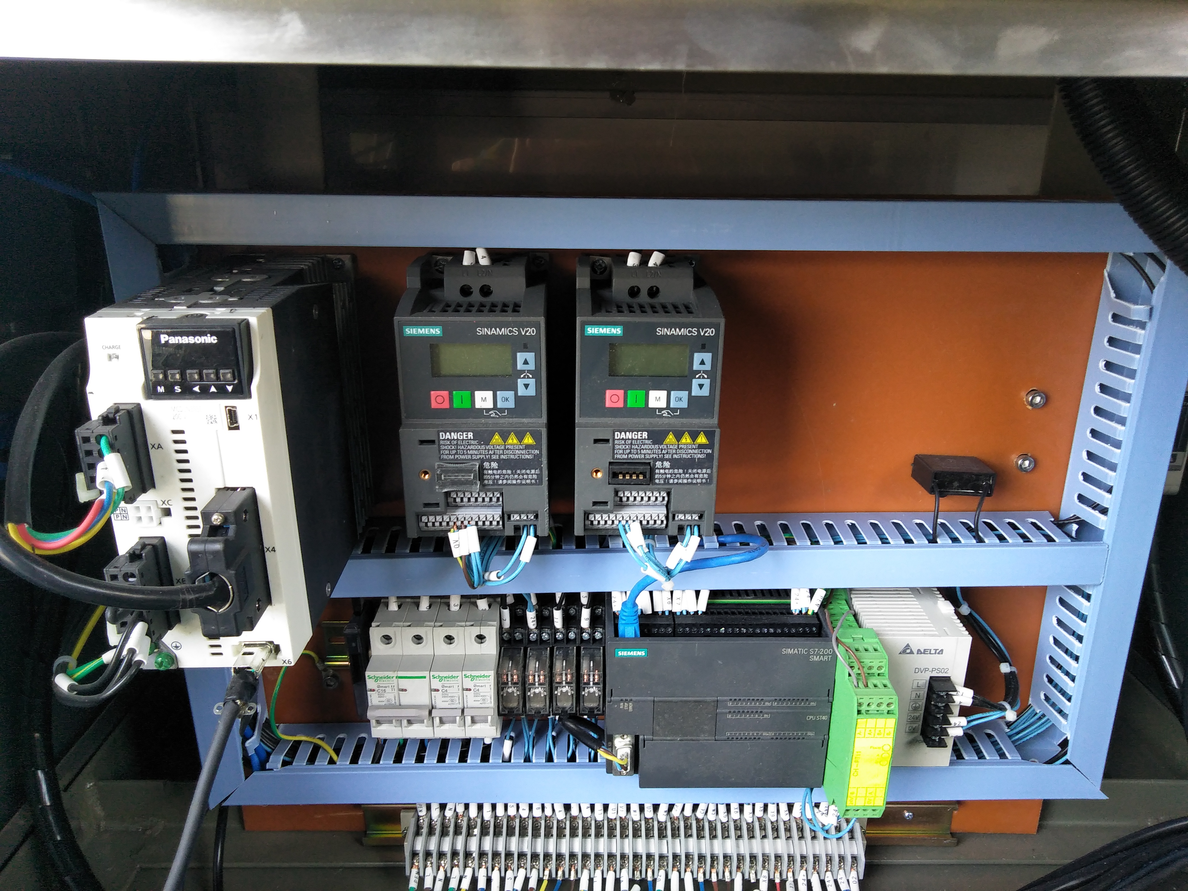 round bottle self adhesive labeling machine